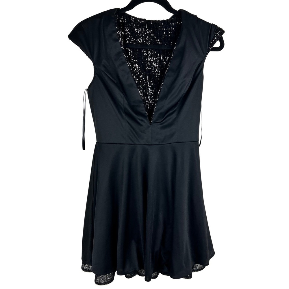 Ieena for Mac Duggal Sequin Mini Dress Deep V Black 26306 Size 2 - Picture 11 of 16